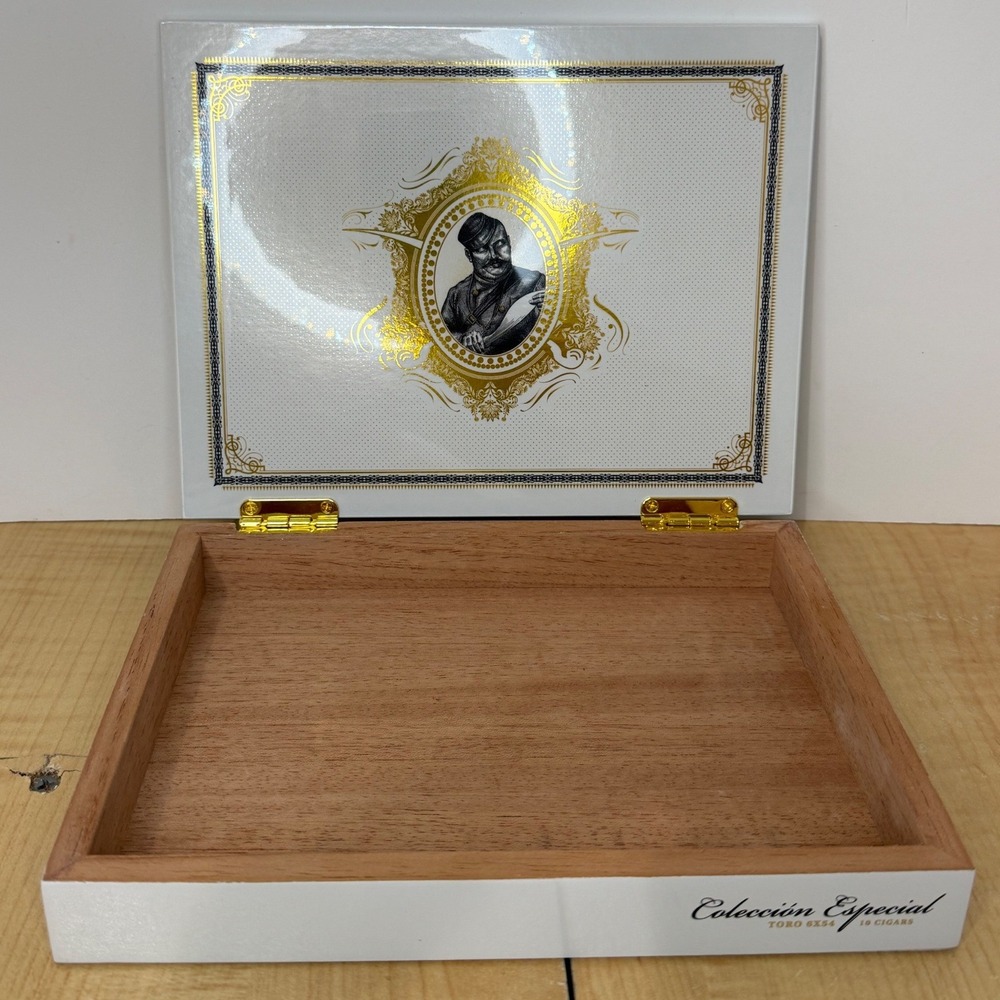 Gurkha Coleccion Especial Toro Empty Wooden Cigar Box White Gold Decor Storage